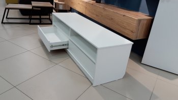 Тумба ТВ Агата М5 Белый (Комфорт) в Асбесте - asbest.mebel-e96.ru