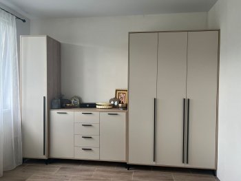 Шкаф 1360 3С2Я с ящиками Ева Сатин (Памир) в Асбесте - asbest.mebel-e96.ru